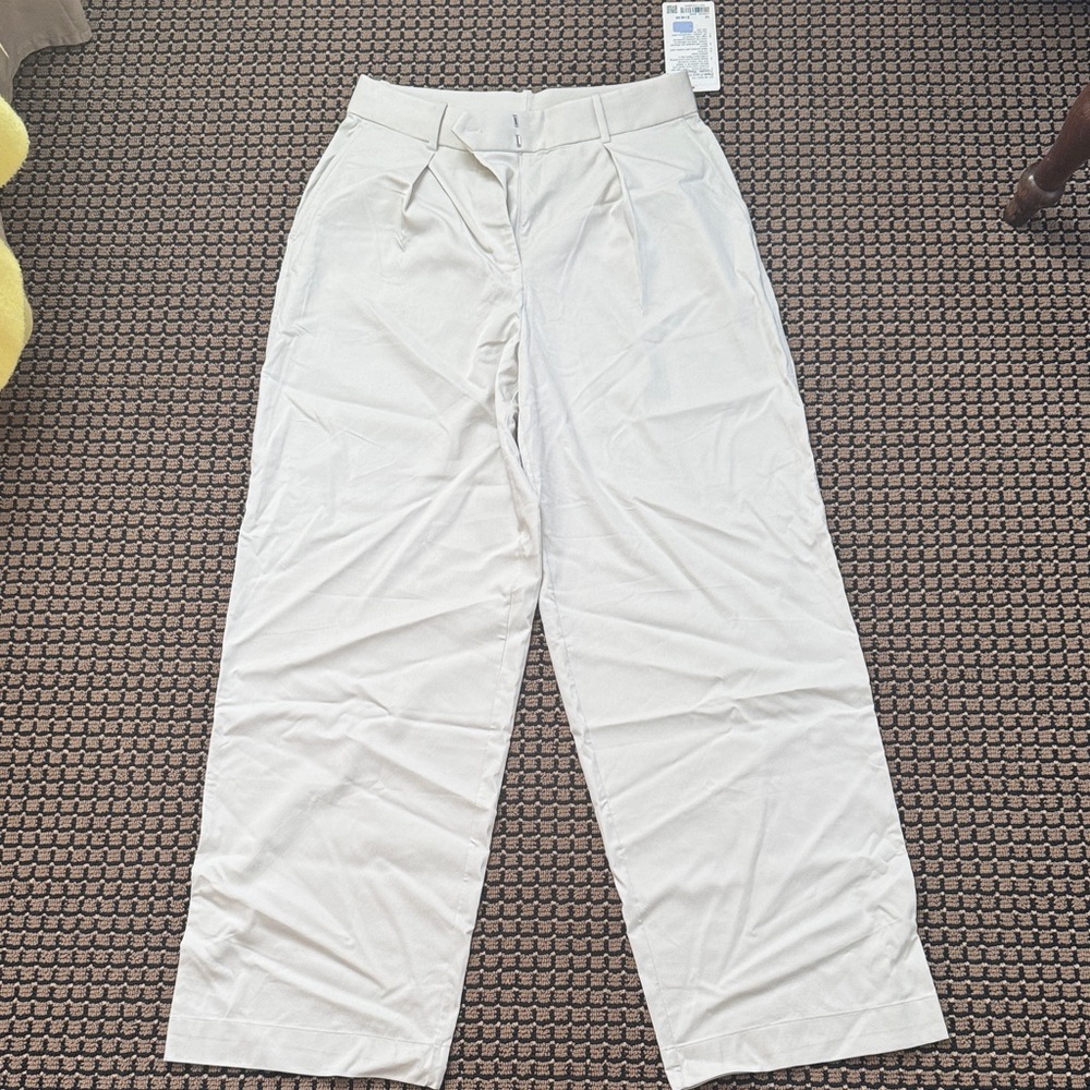 Lululenon  Pleat-Front High-Rise Trouser Regular, size 10, new with tags